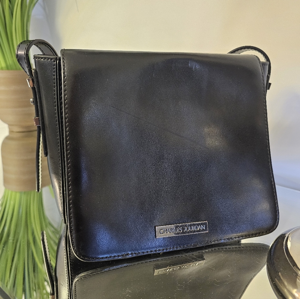 Charles Jourdan Sleek Black Messenger Bag